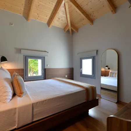 Sir T * Floka (Messenia)