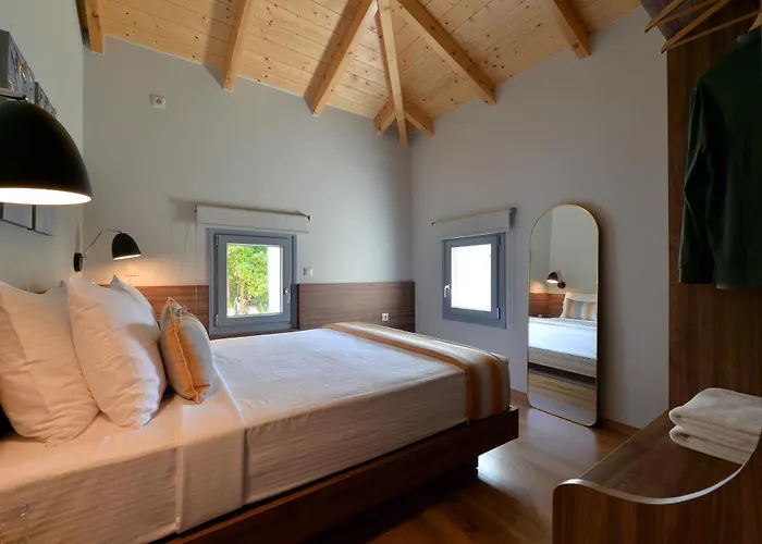 Sir T * Floka (Messenia)